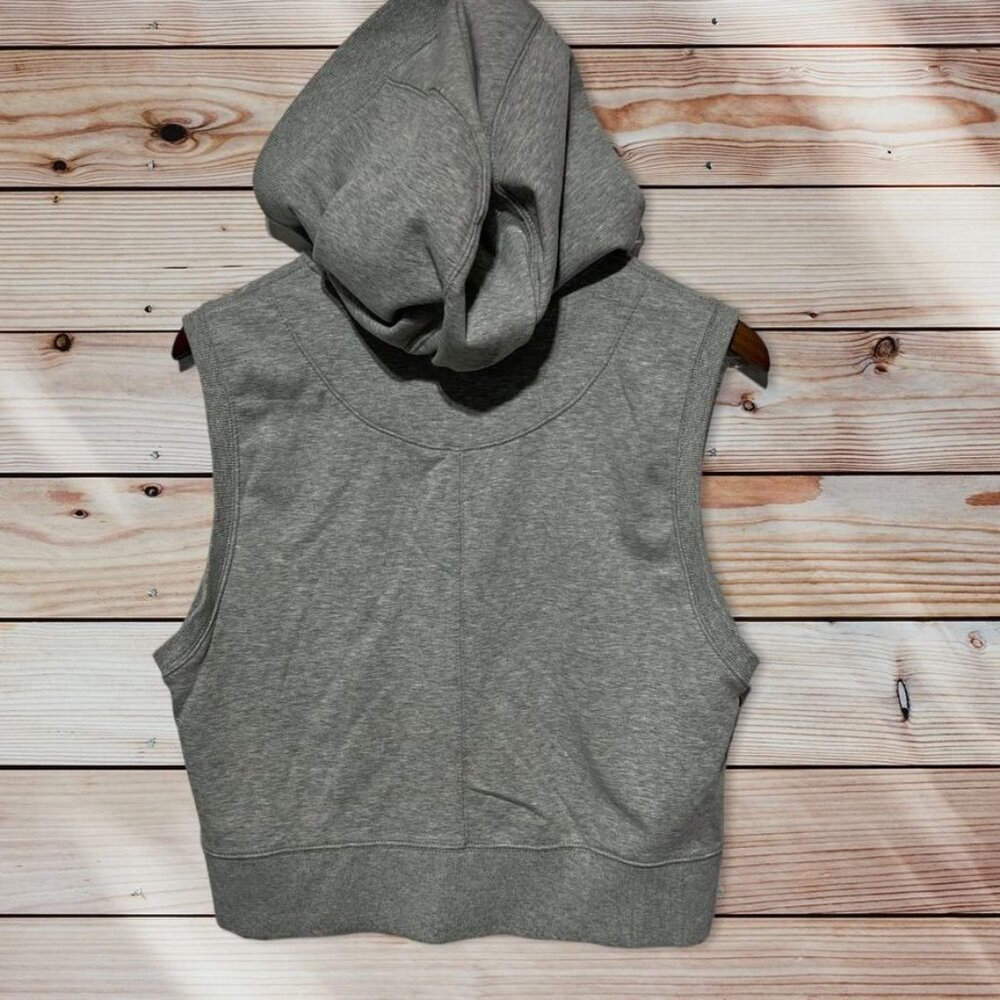 Athleta Gray Sleeveless Vest Size Large - Picture 2 of 5